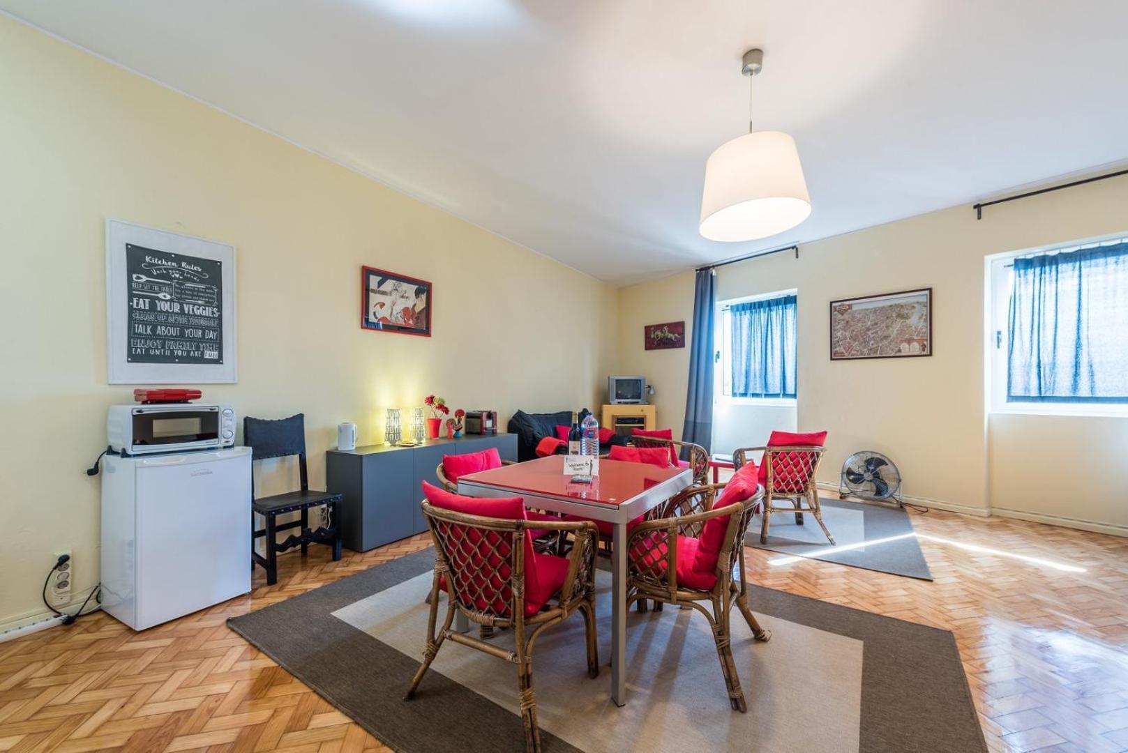 Guestready - Minimalistic Studio Downtown Porto Luaran gambar