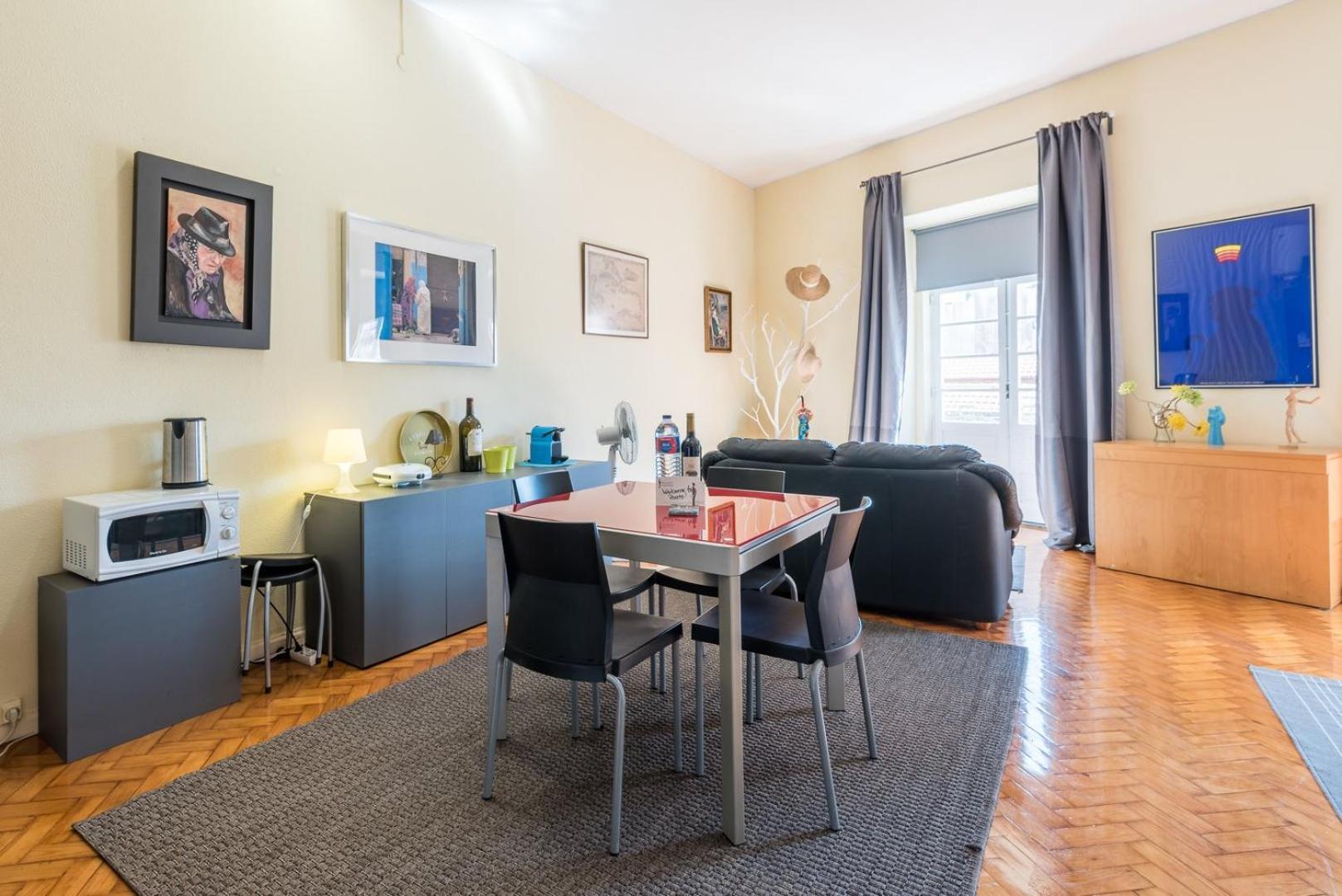 Guestready - Minimalistic Studio Downtown Porto Luaran gambar