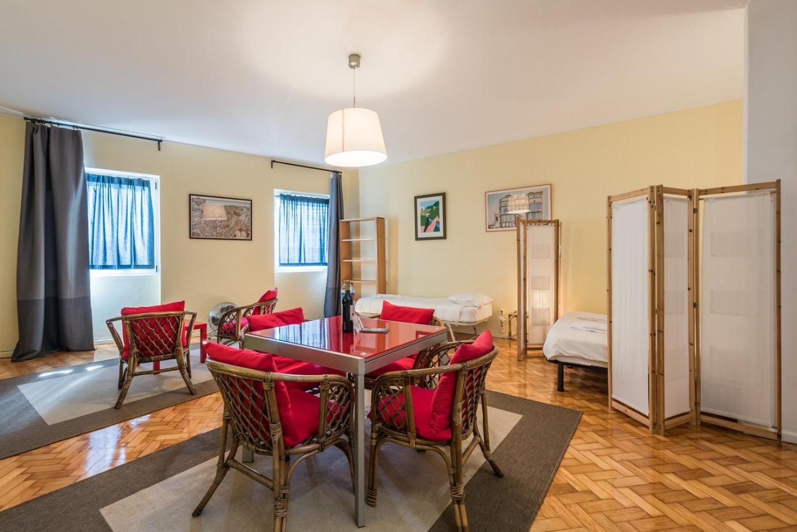 Guestready - Minimalistic Studio Downtown Porto Luaran gambar