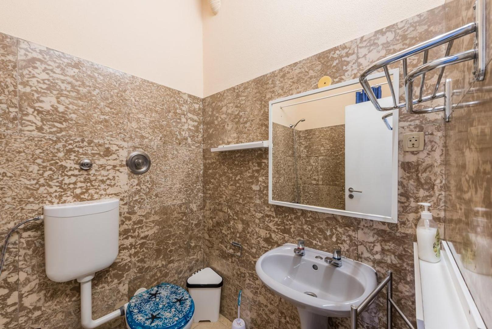 Guestready - Minimalistic Studio Downtown Porto Luaran gambar