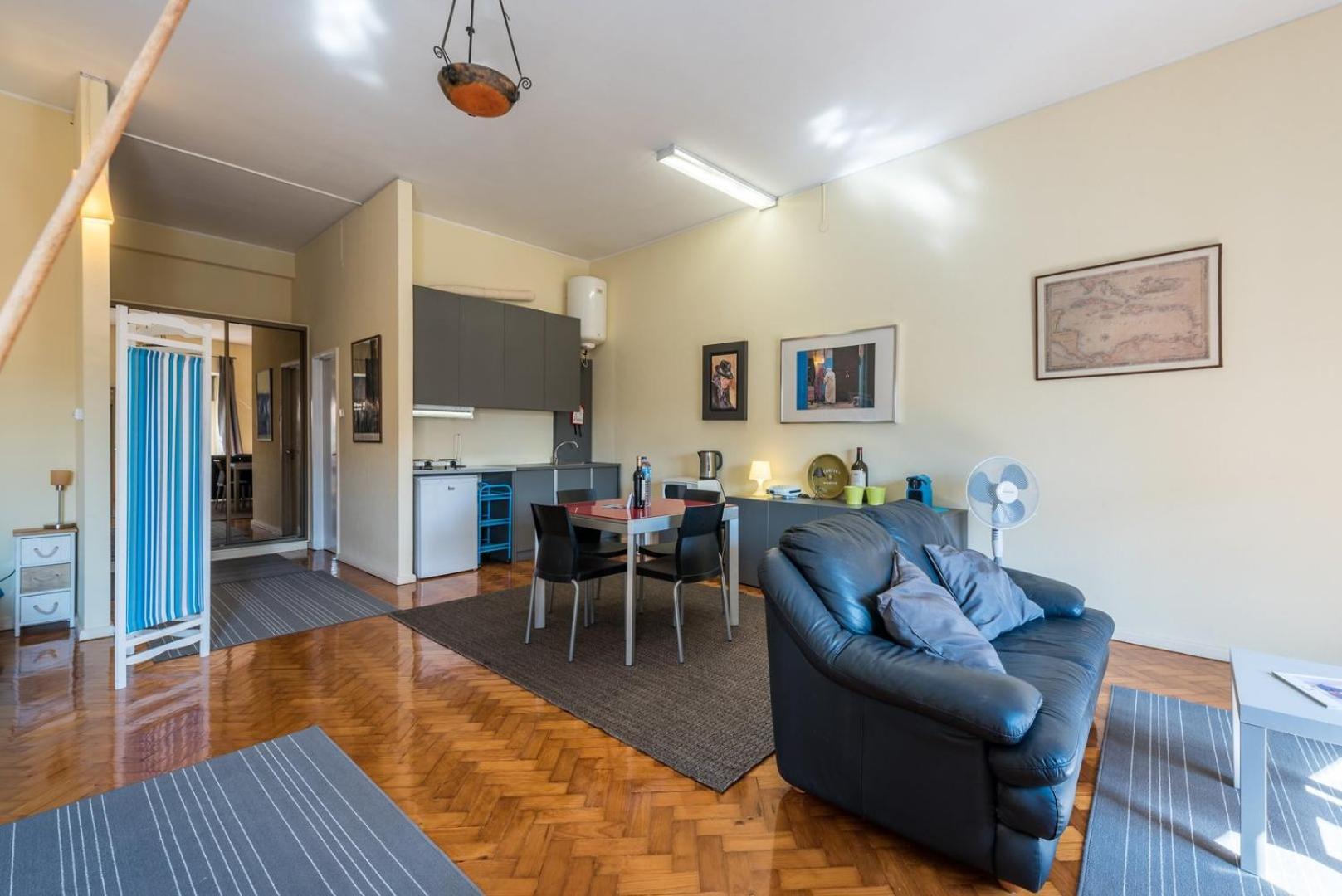 Guestready - Minimalistic Studio Downtown Porto Luaran gambar
