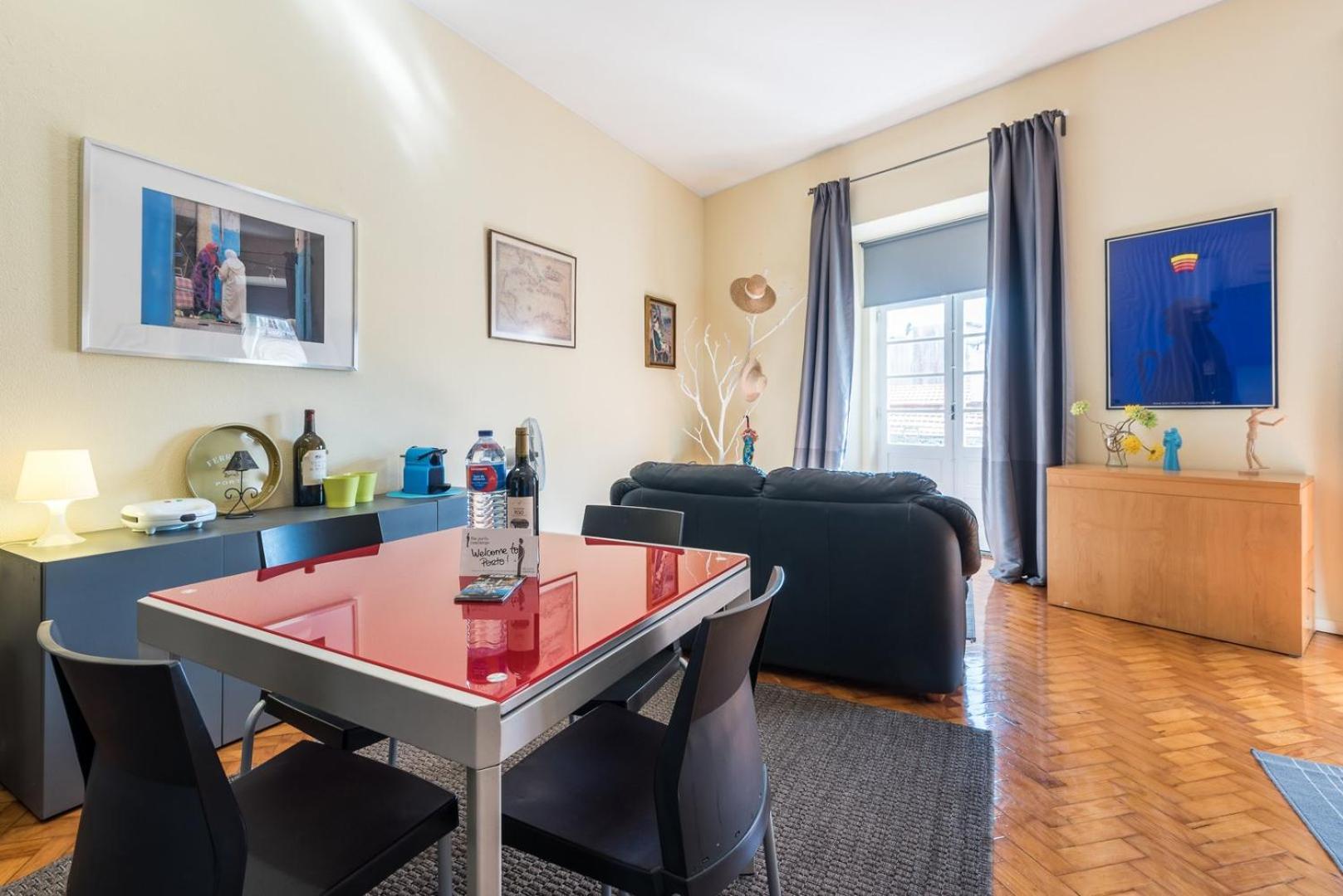 Guestready - Minimalistic Studio Downtown Porto Luaran gambar