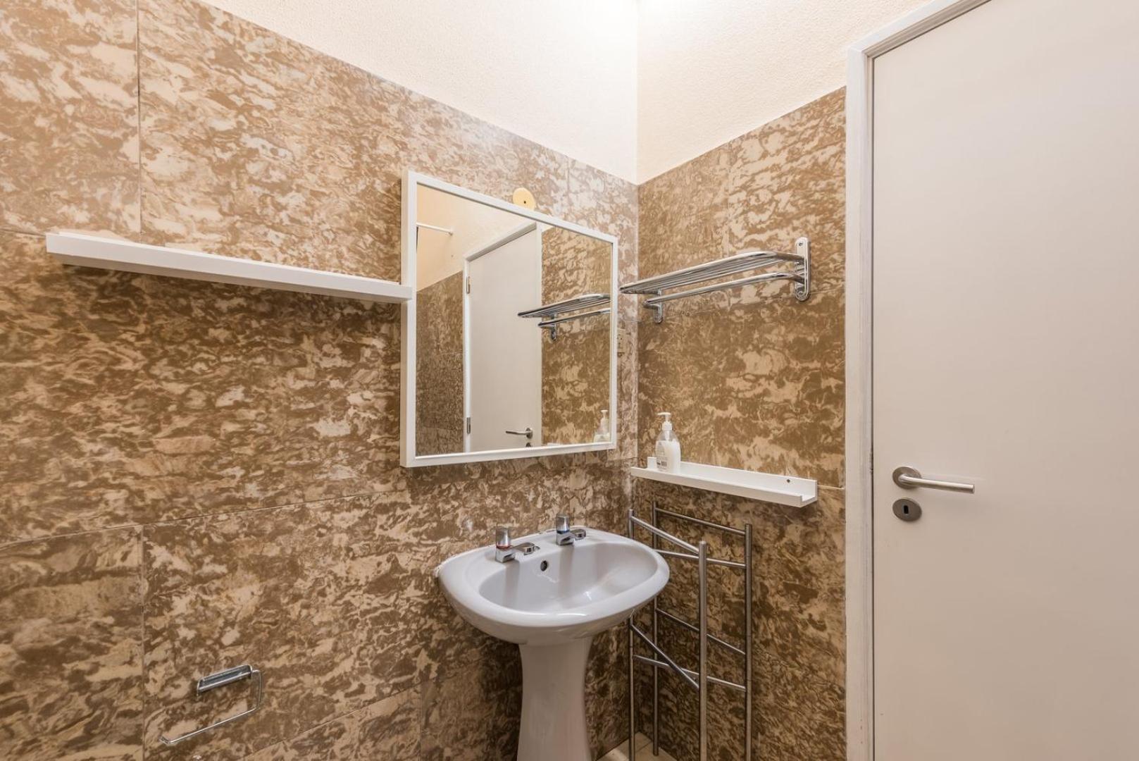 Guestready - Minimalistic Studio Downtown Porto Luaran gambar
